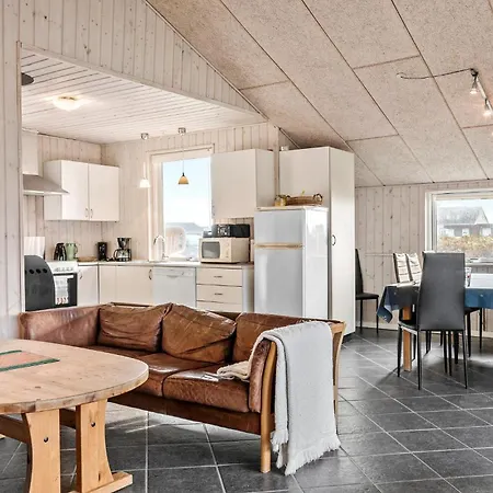 Gorgeous In Harboore With Kitchen Ferienhaus Harboør