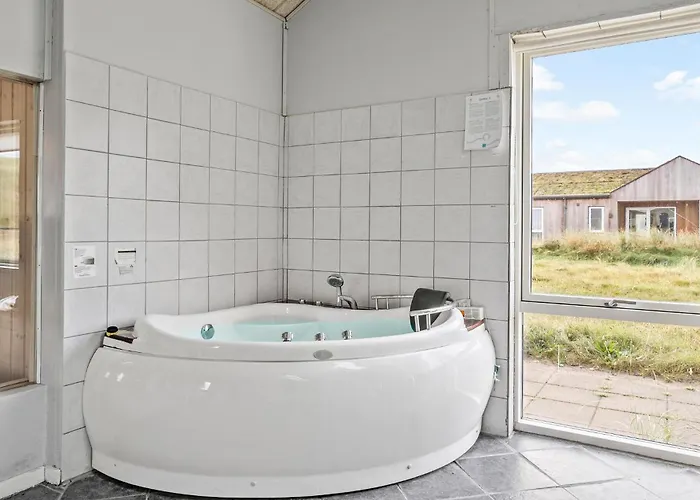 بيت للعطل Gorgeous In Harboore With Kitchen