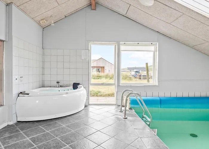 Gorgeous In Harboore With Kitchen *