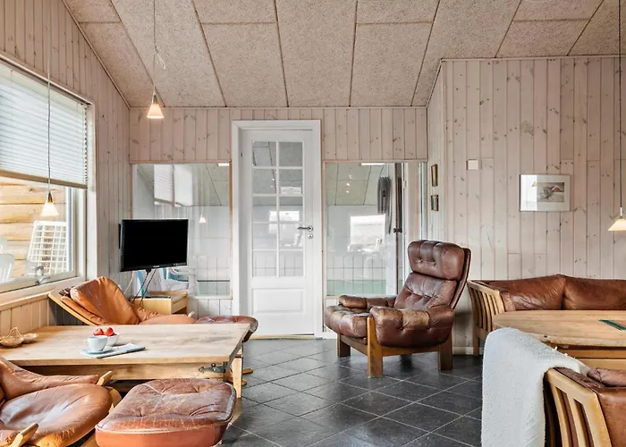 Gorgeous In Harboore With Kitchen بيت للعطل *